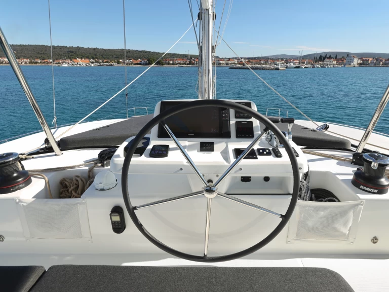 Alquiler de embarcaciones Lagoon Lagoon 51 enSukošan en Samboat