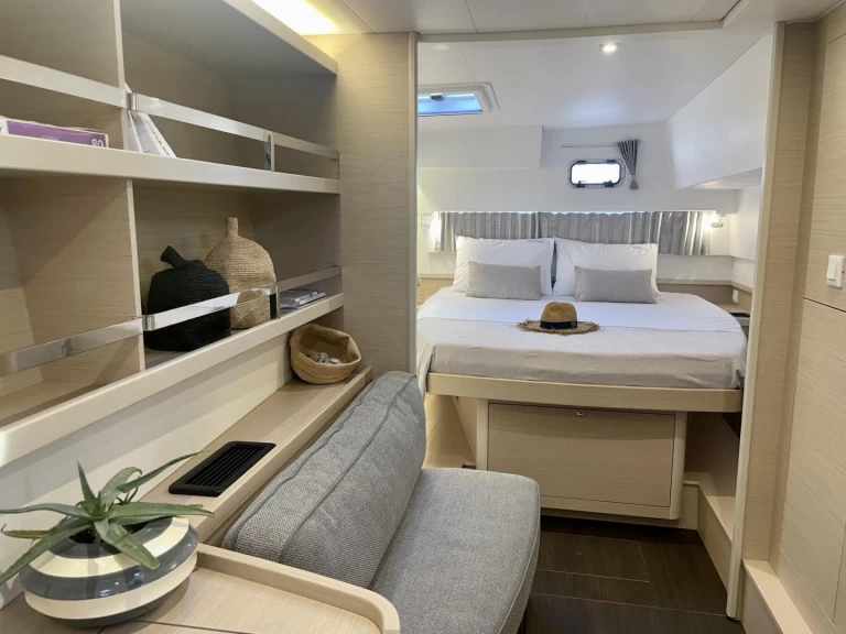 Alquiler de embarcaciones Lagoon Lagoon 42 enParos (Isla) en Samboat