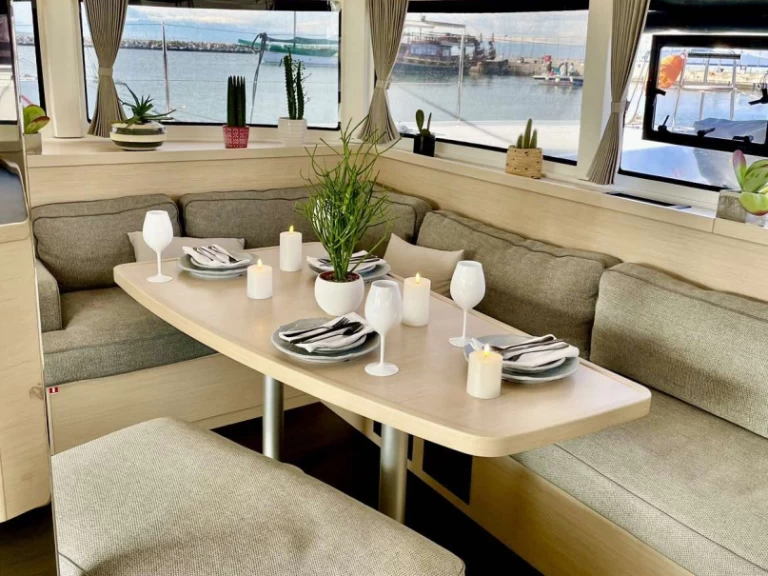 Alquiler Catamarán Lagoon con o sin  título de navegación