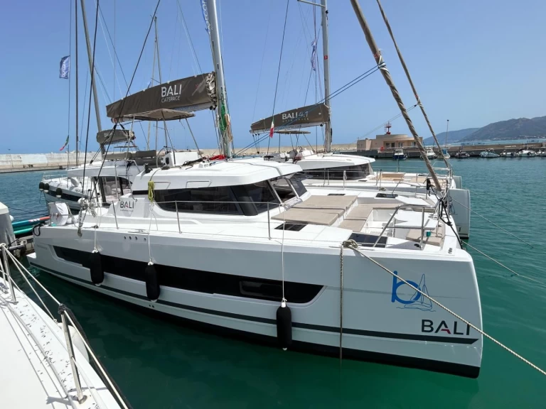 Catamarán para alquilar Capo d'Orlando al mejor precio