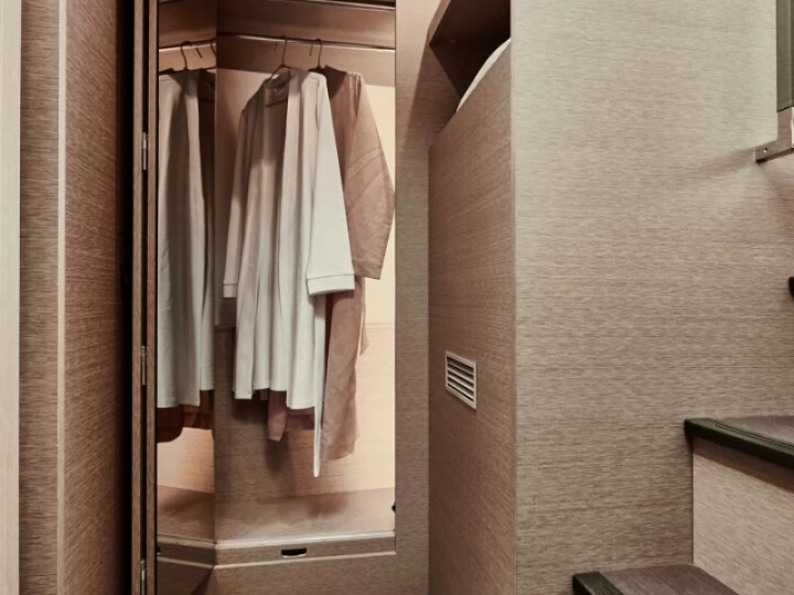 Alquiler de embarcaciones Jeanneau Prestige 420 Fly - 2 cab. enSplit en Samboat