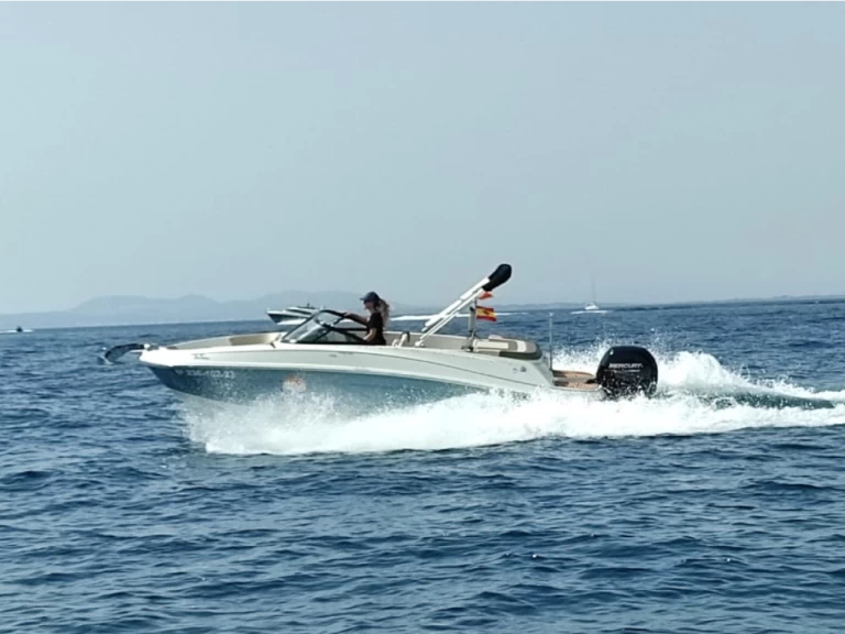 Bayliner VR5 OB de alquiler a Empuriabrava