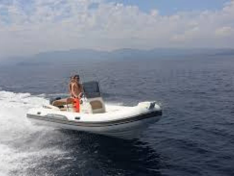 Capelli Tempest 570 de alquiler a Mahón