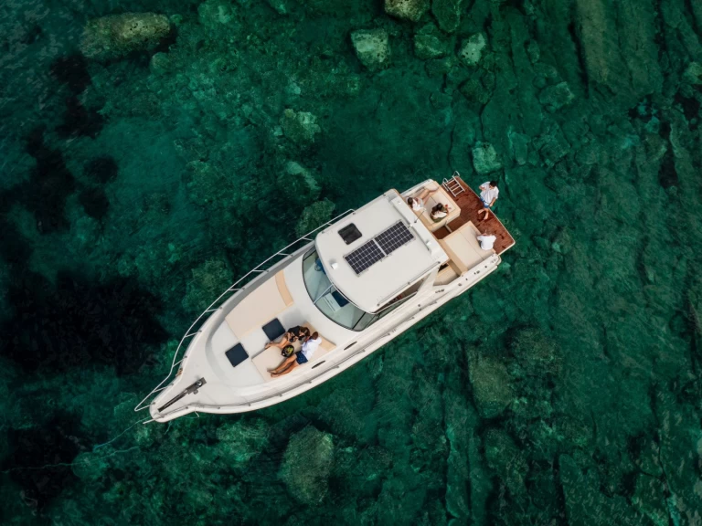 Alquiler de embarcaciones Stamas Stamas 360 Express enHvar en Samboat