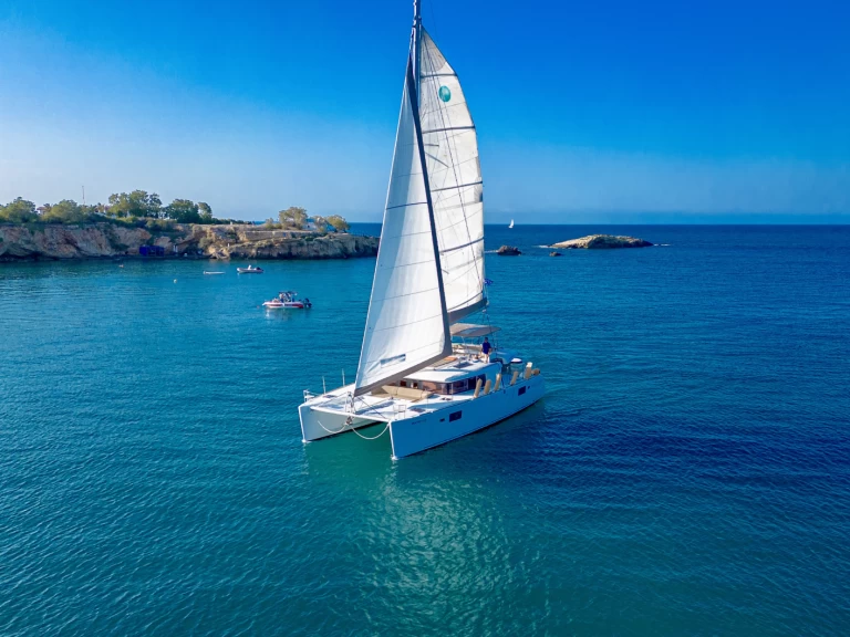 Catamarán para alquilar Agios Nikolaos al mejor precio