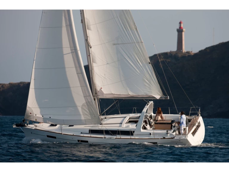 Alquiler de barcos Cos barato de Oceanis 41