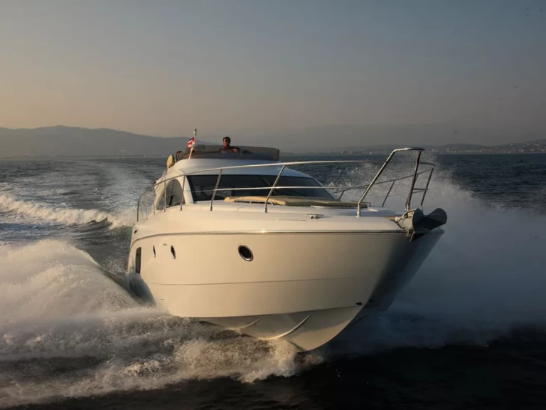 Lancha para alquilar Port Fréjus al mejor precio