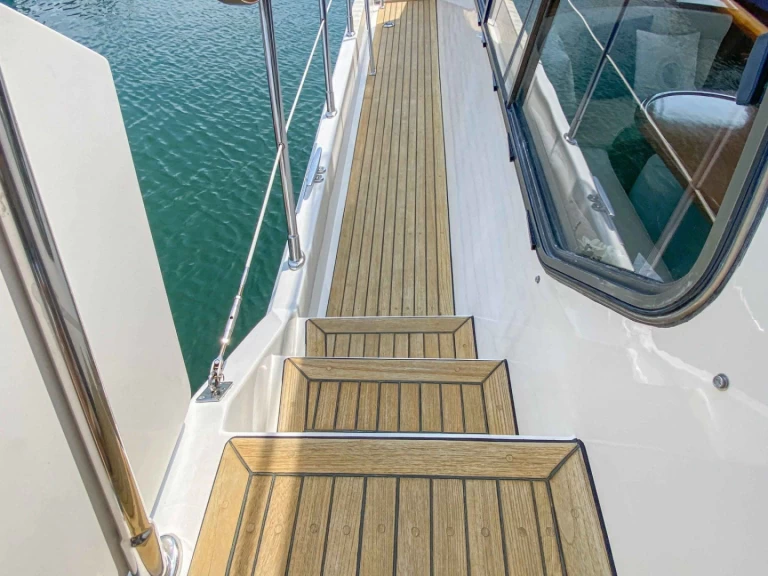 Alquiler de Trader 54 Sundeck en City of Belfast