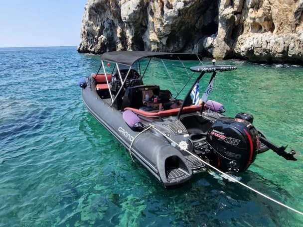 Alquiler de barcos Plomári barato de Golden Line G650LF