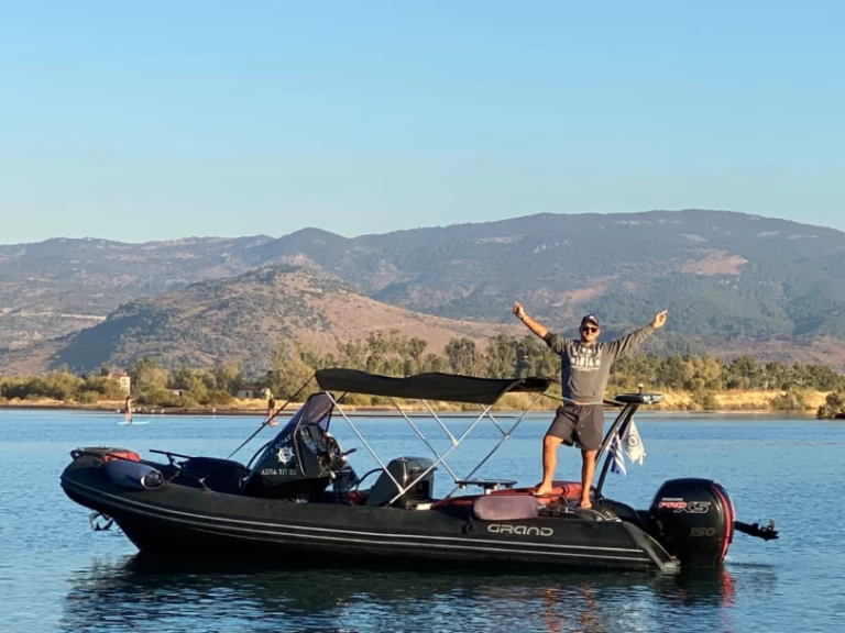 Alquiler de Neumática, con o sin patrón Grand Boats Plomári