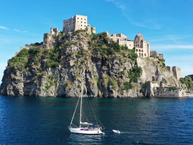 Alquiler de barcos Castellammare di Stabia barato de Bavaria 37