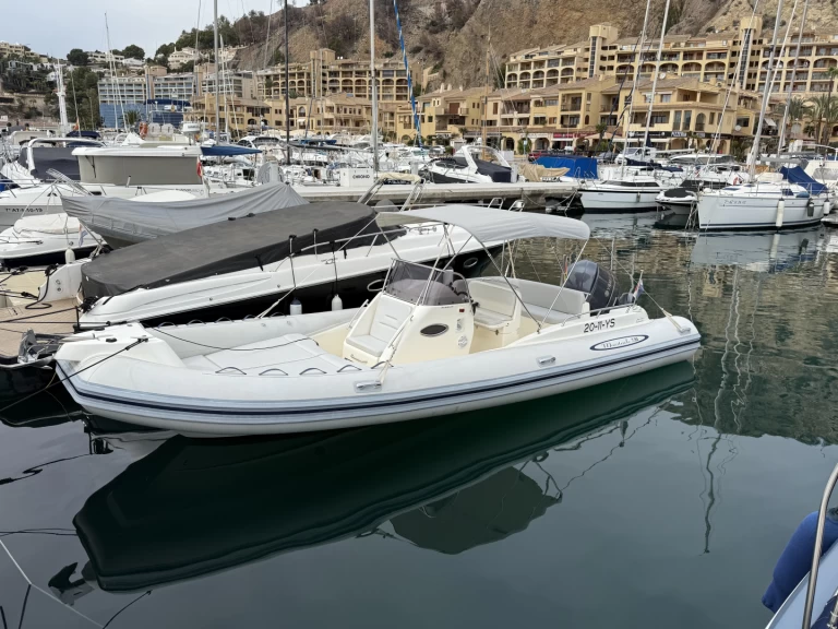 Alquiler de embarcaciones Maestrale 7.80 Sport enAltea en Samboat