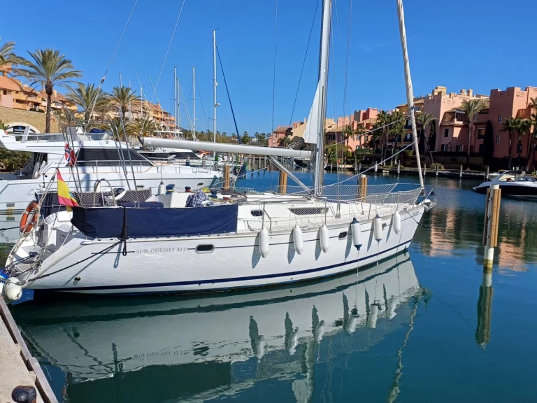Alquiler de Jeanneau Sun Odyssey 42.2 en Puerto Sotogrande (Marina)