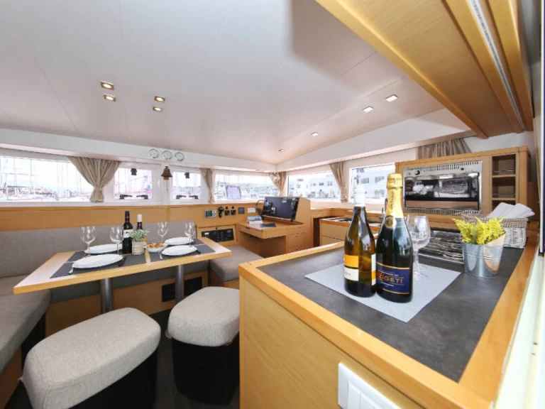 Catamarán para alquilar Betina al mejor precio