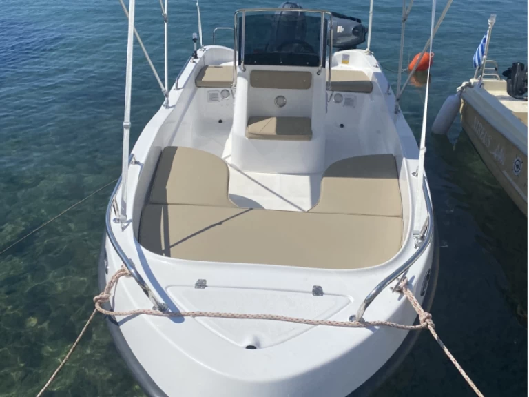 Alquiler de Poseidon 500M en Plomári