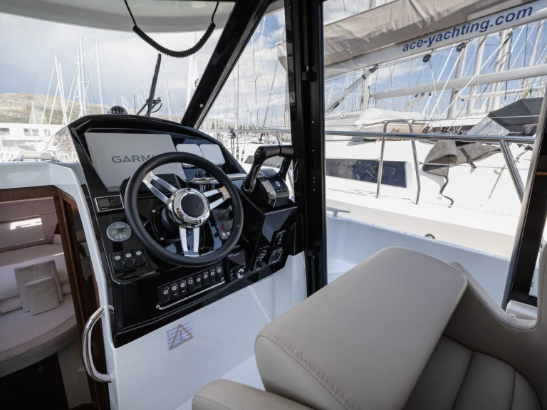 Alquiler de embarcaciones Jeanneau Merry Fisher 895 Offshore enPrimošten en Samboat