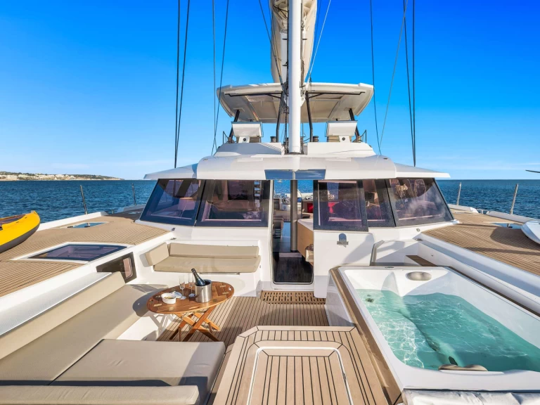 Alquiler Yate de lujo Fountaine Pajot con o sin  título de navegación