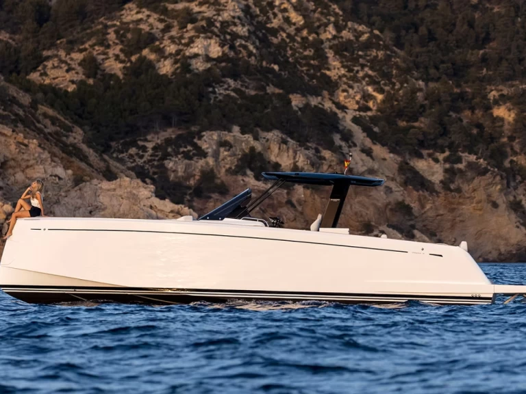 Alquiler de Pardo Yachts Pardo 38 en Saint-Tropez