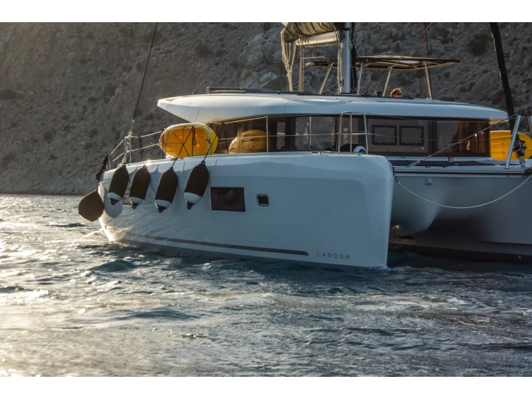 Alquiler Catamarán Lagoon con o sin  título de navegación