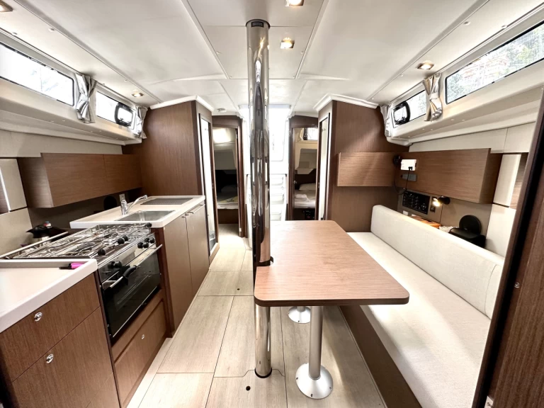 Alquiler de Bénéteau Oceanis 38.1 en Orhaniye