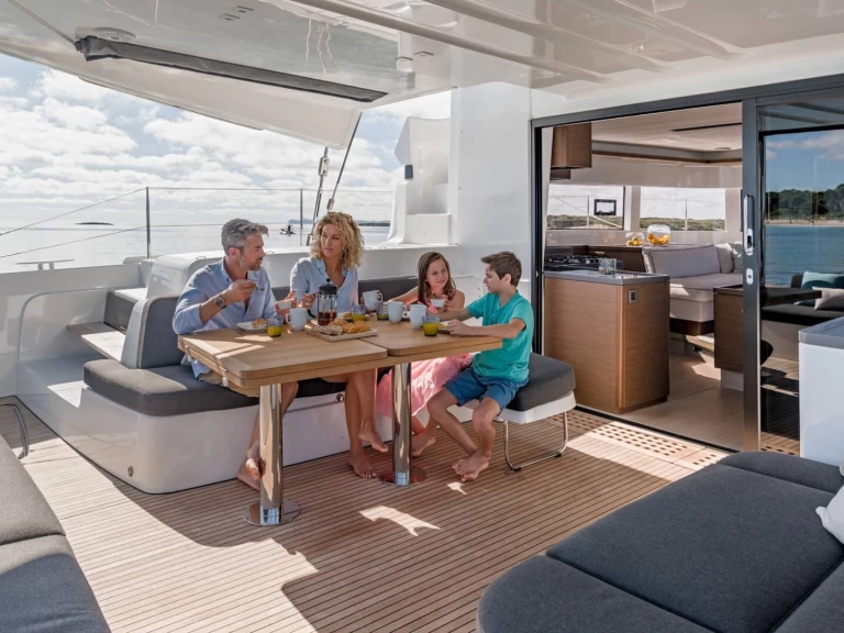 Alquiler Catamarán Lagoon con o sin  título de navegación