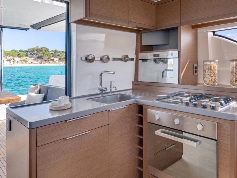 Catamarán para alquilar Kotor al mejor precio