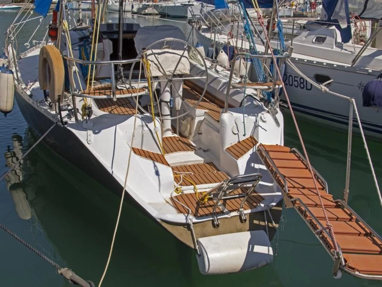 Alquiler de embarcaciones Kirie Feeling 1100 enKalamata marina en Samboat