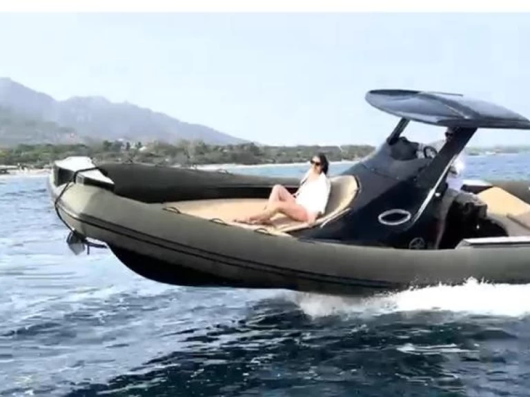 Alquiler Neumática Antares con o sin  título de navegación