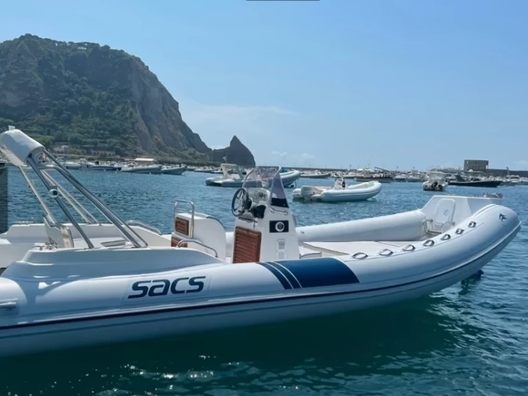 Alquiler Neumática en Tivat - Sacs Sacs S 780