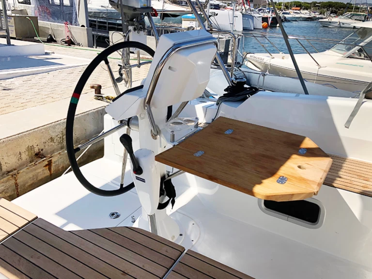 Alquiler de Jeanneau Sun Odyssey 319 en Hyères