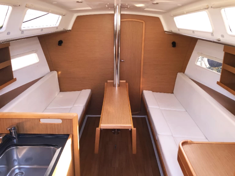 Alquiler de barcos Hyères barato de Sun Odyssey 319