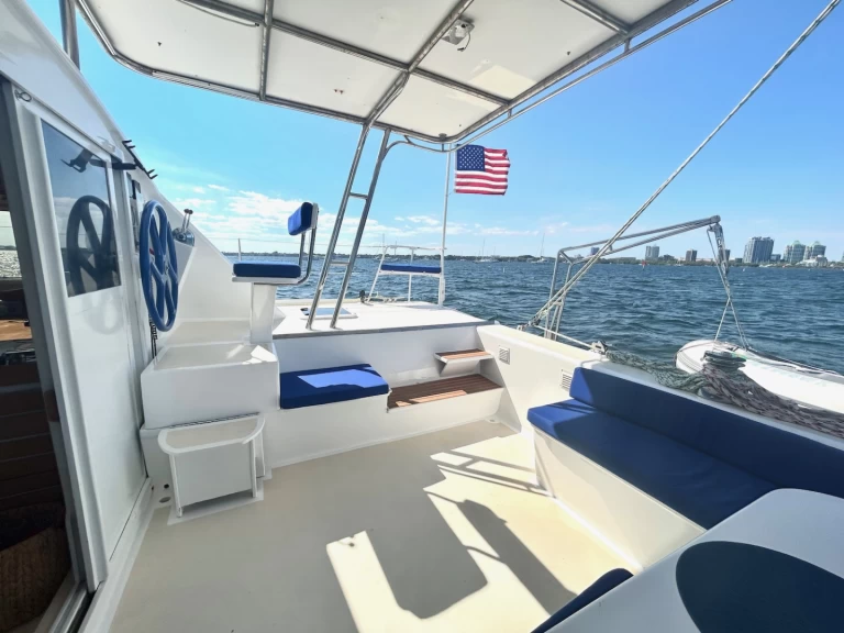 Alquiler Catamarán Custom con o sin  título de navegación