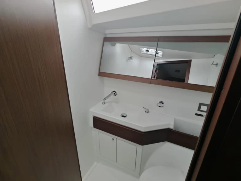 Alquiler de embarcaciones Bénéteau Oceanis 46.1 enVibo Marina en Samboat