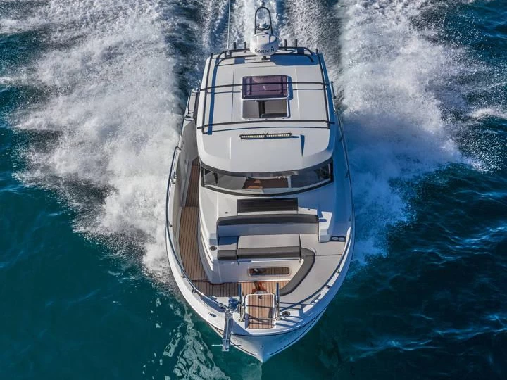 Alquiler de embarcaciones Jeanneau Merry Fisher Marlin 895 enDénia en Samboat