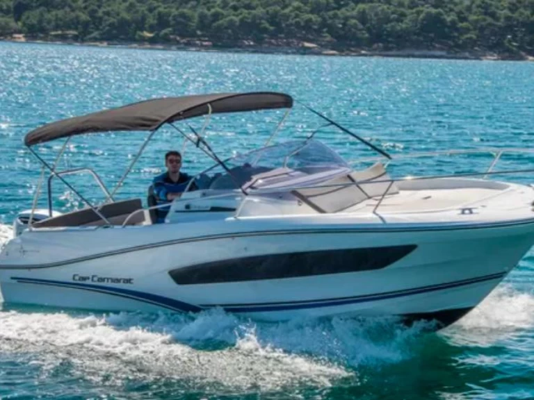 Alquiler de barcos Omiš barato de Cap Camarat 7.5 WA Serie 2