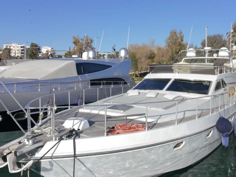 Alquiler Yate de lujo en Alimos Marina - Ferretti Altura 58