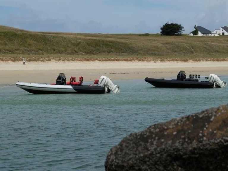 Hydrosport 737 SunDeck Mercury 250 V8 de alquiler a Rab