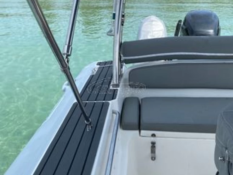 Alquiler Neumática en Párga - Marco Twenty five 