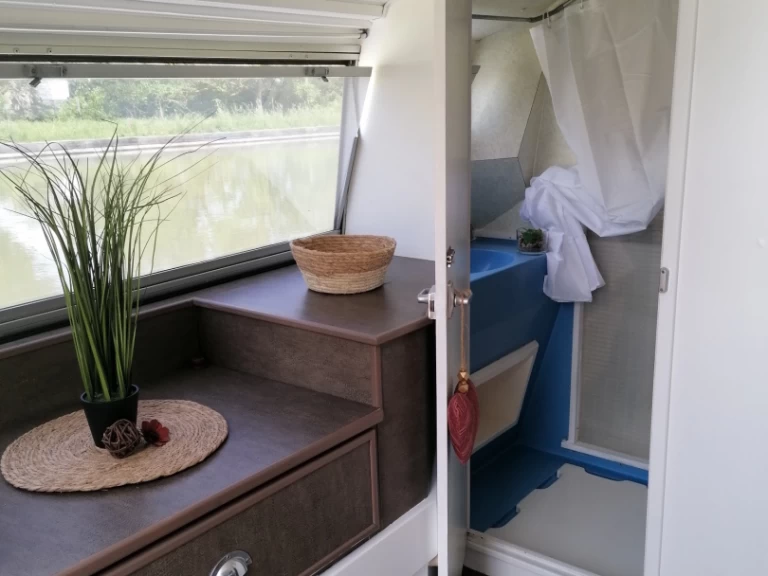 Alquiler Casa flotante Alpha Craft con o sin  título de navegación