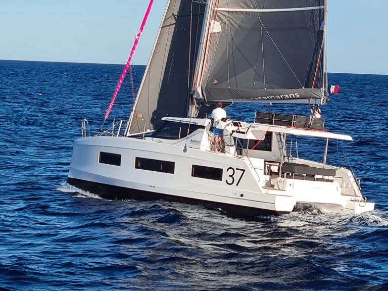 Alquiler Catamarán Aventura con o sin  título de navegación