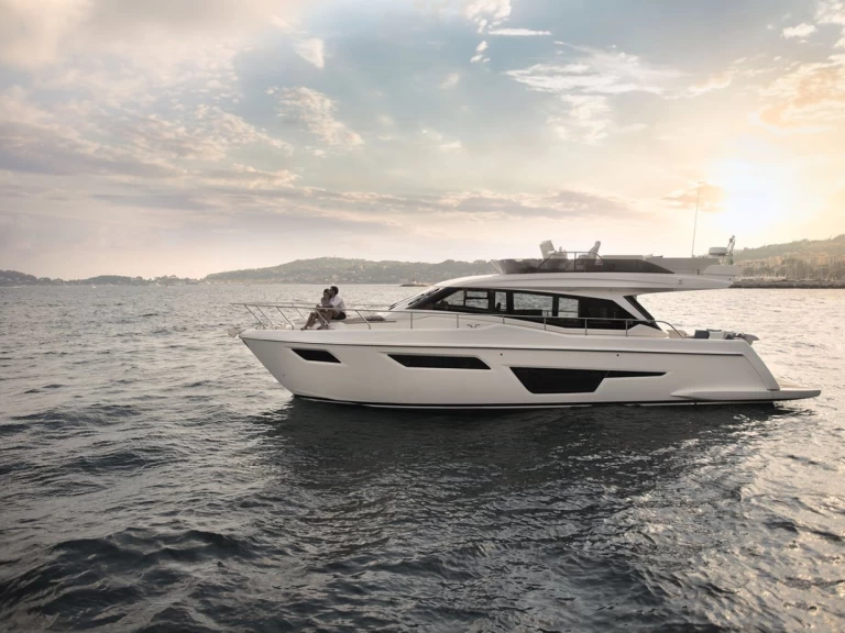 Alquiler de Ferretti Ferretti Yachts 500 - 3 + 1 cab en Podstrana