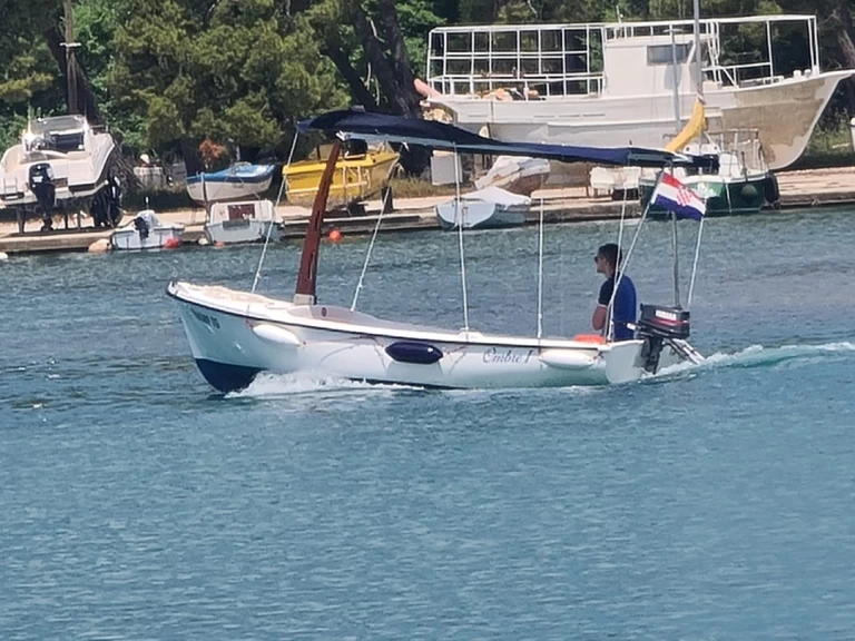 Lancha para alquilar Trogir al mejor precio