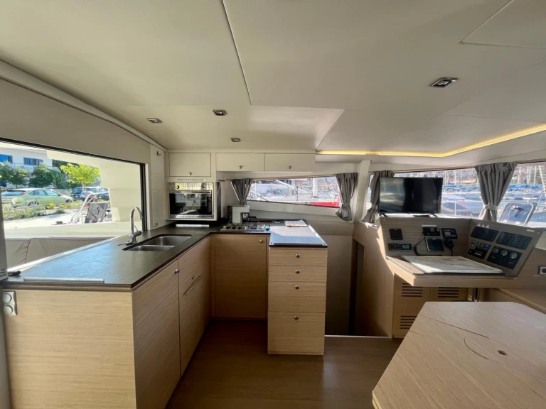 Alquiler de embarcaciones Bali Bali 4.5 enMarina (Ciudad) en Samboat