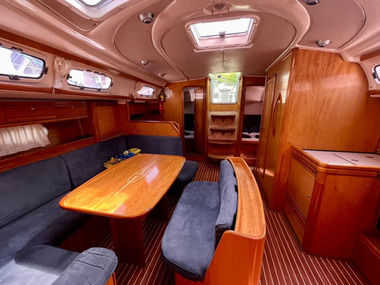 Alquiler de Bavaria Cruiser 46 en Marina (Ciudad)