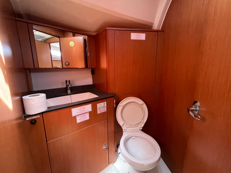 Alquiler de Bavaria Cruiser 41 en Marina (Ciudad)