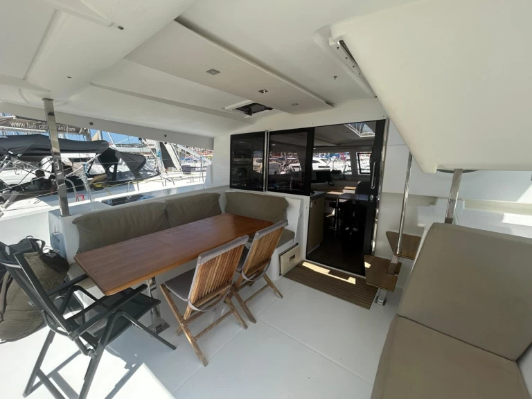 Alquiler de Fountaine Pajot Lucia 40 en Marina (Ciudad)