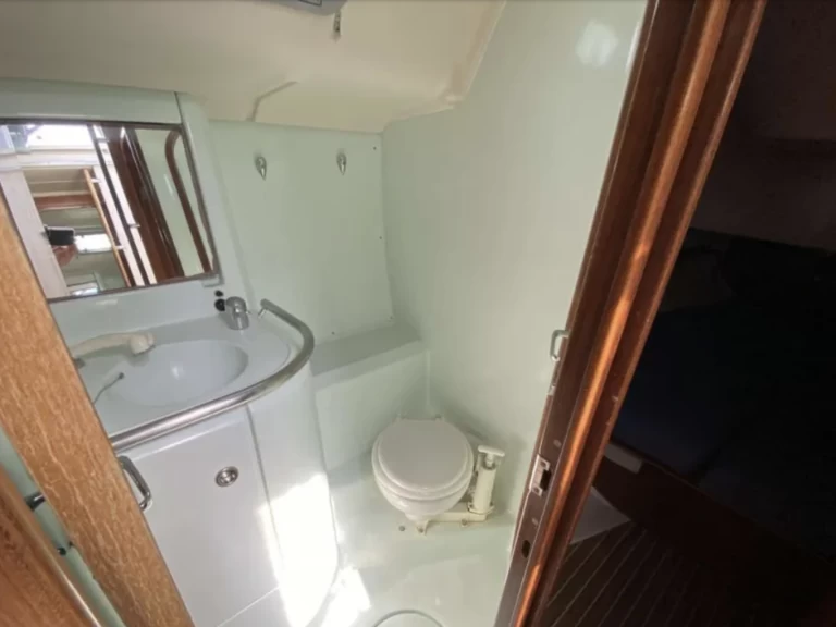 Alquiler de barcos Marsella barato de Oceanis 440