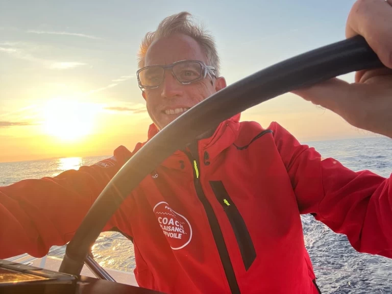 Alquiler Catamarán Lazzi con o sin  título de navegación