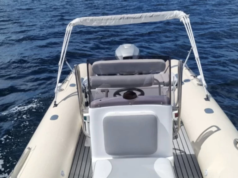 Alquiler Neumática Stylmer con o sin  título de navegación