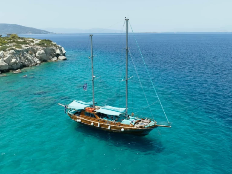 Alquiler de barcos El Pireo barato de First 45